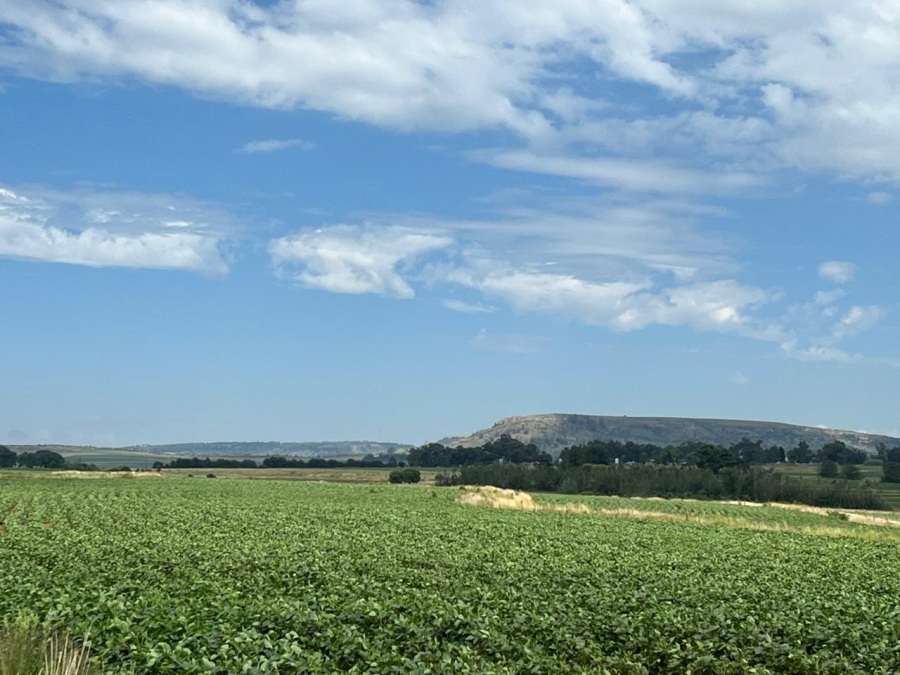 6 Bedroom Property for Sale in Ladybrand Rural Free State